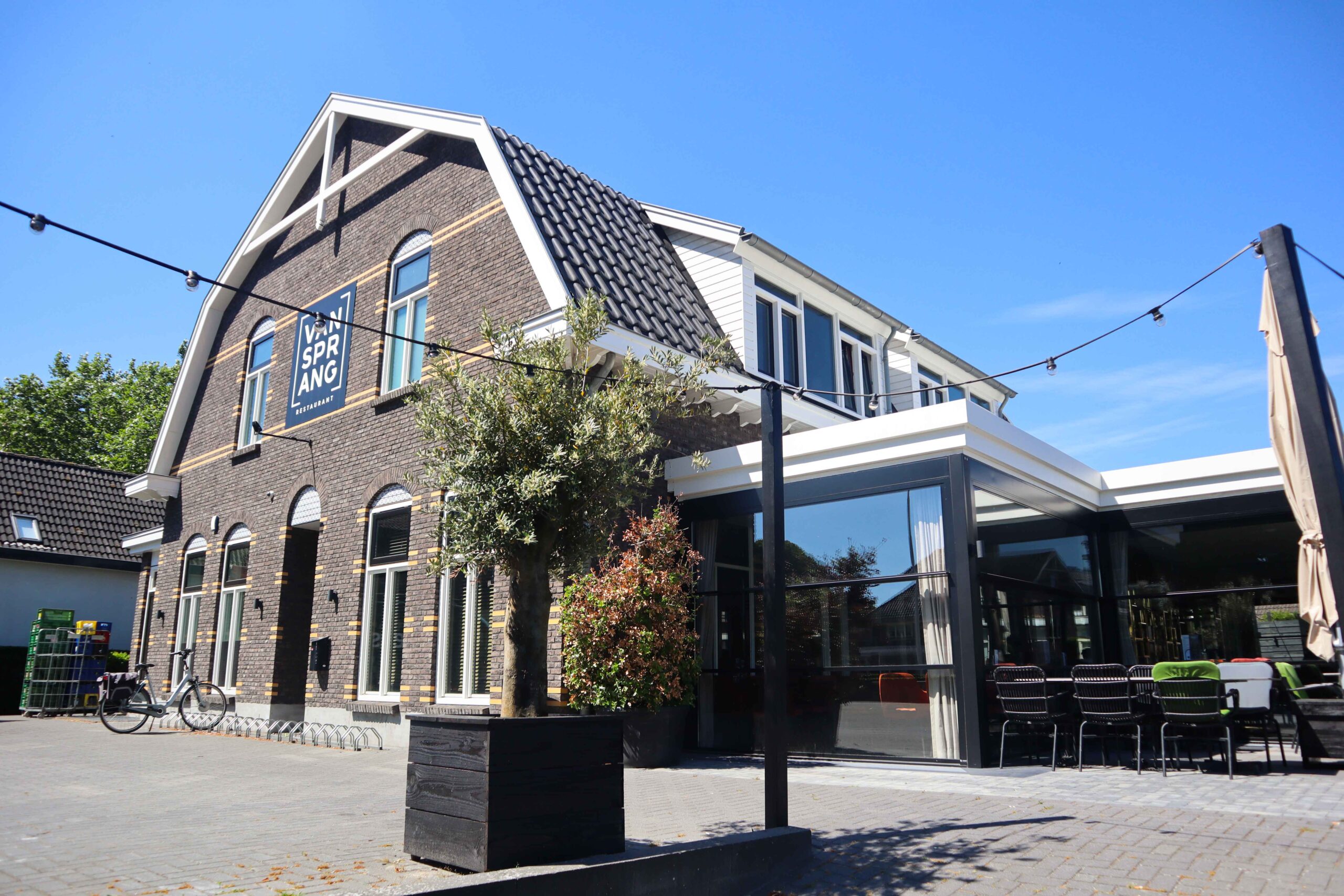 Vooraanzicht maatwerk horeca serre uitbreiding Restaurant Van Sprang